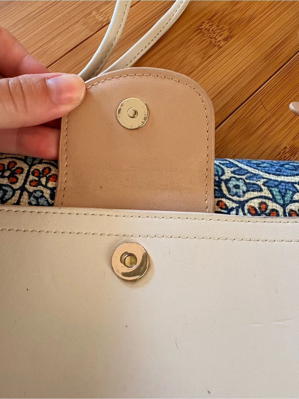 Spartina 449 compact wristlet